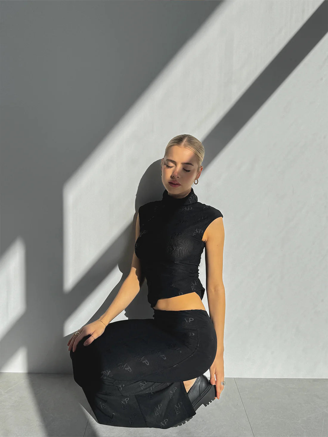 トップス mesh turtleneck design tank top Sheer Turtleneck Tank Top • ESTHE